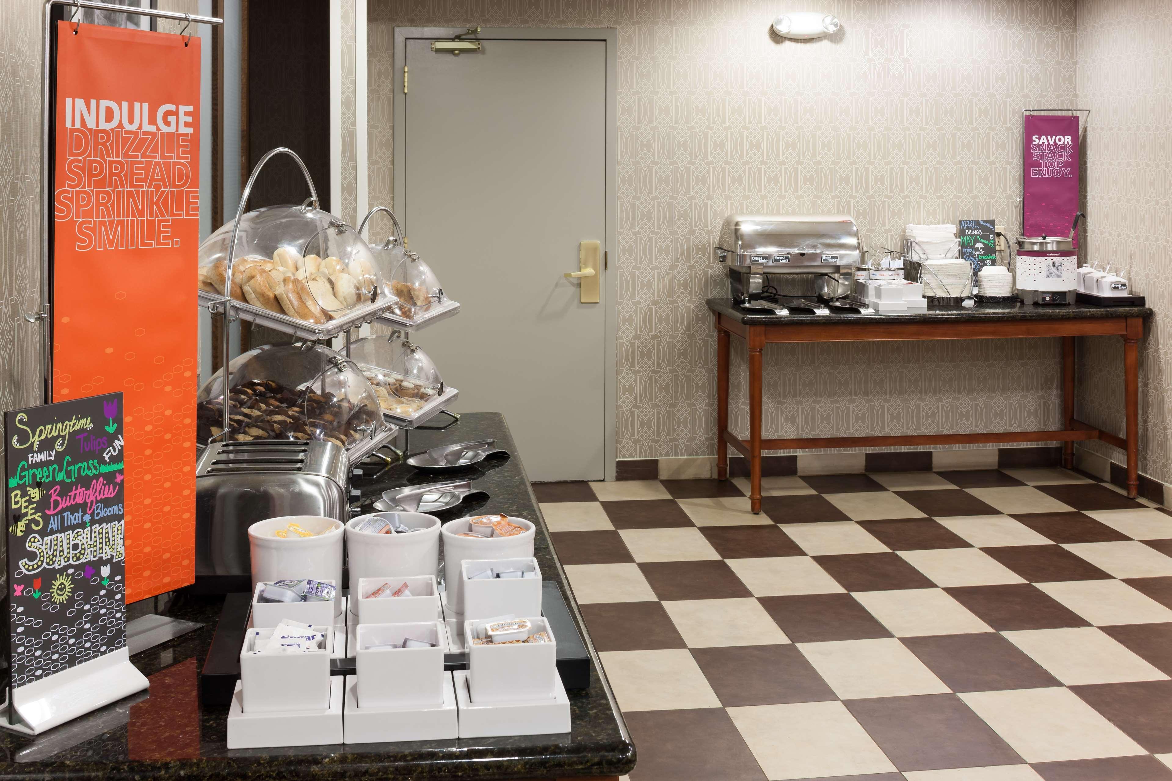 Hampton Inn & Suites Cedar Rapids Eksteriør bilde