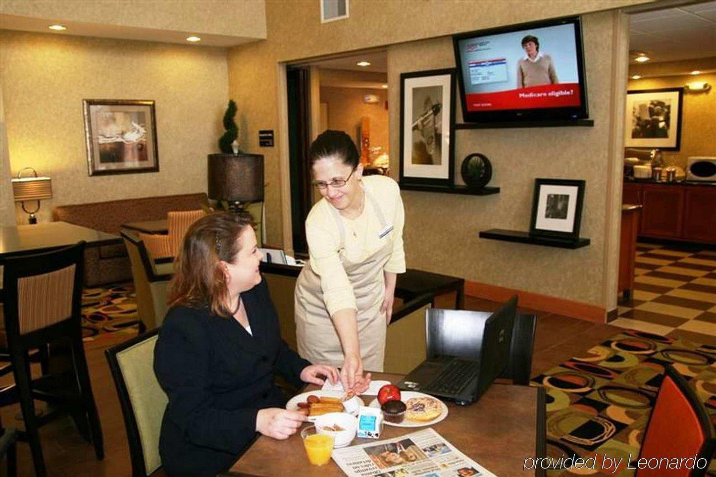 Hampton Inn & Suites Cedar Rapids Restaurant bilde